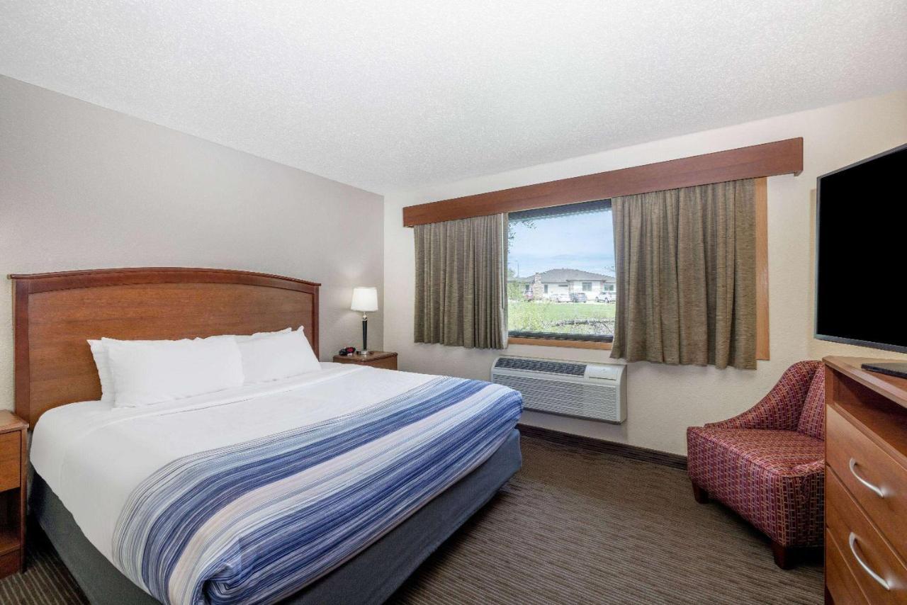 Americinn By Wyndham Dickinson Esterno foto