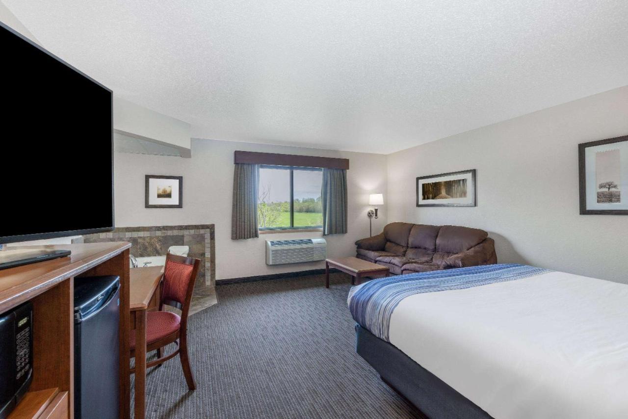 Americinn By Wyndham Dickinson Esterno foto