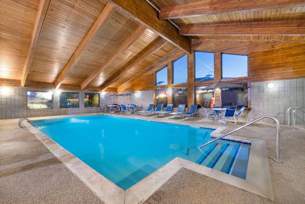 Americinn By Wyndham Dickinson Esterno foto