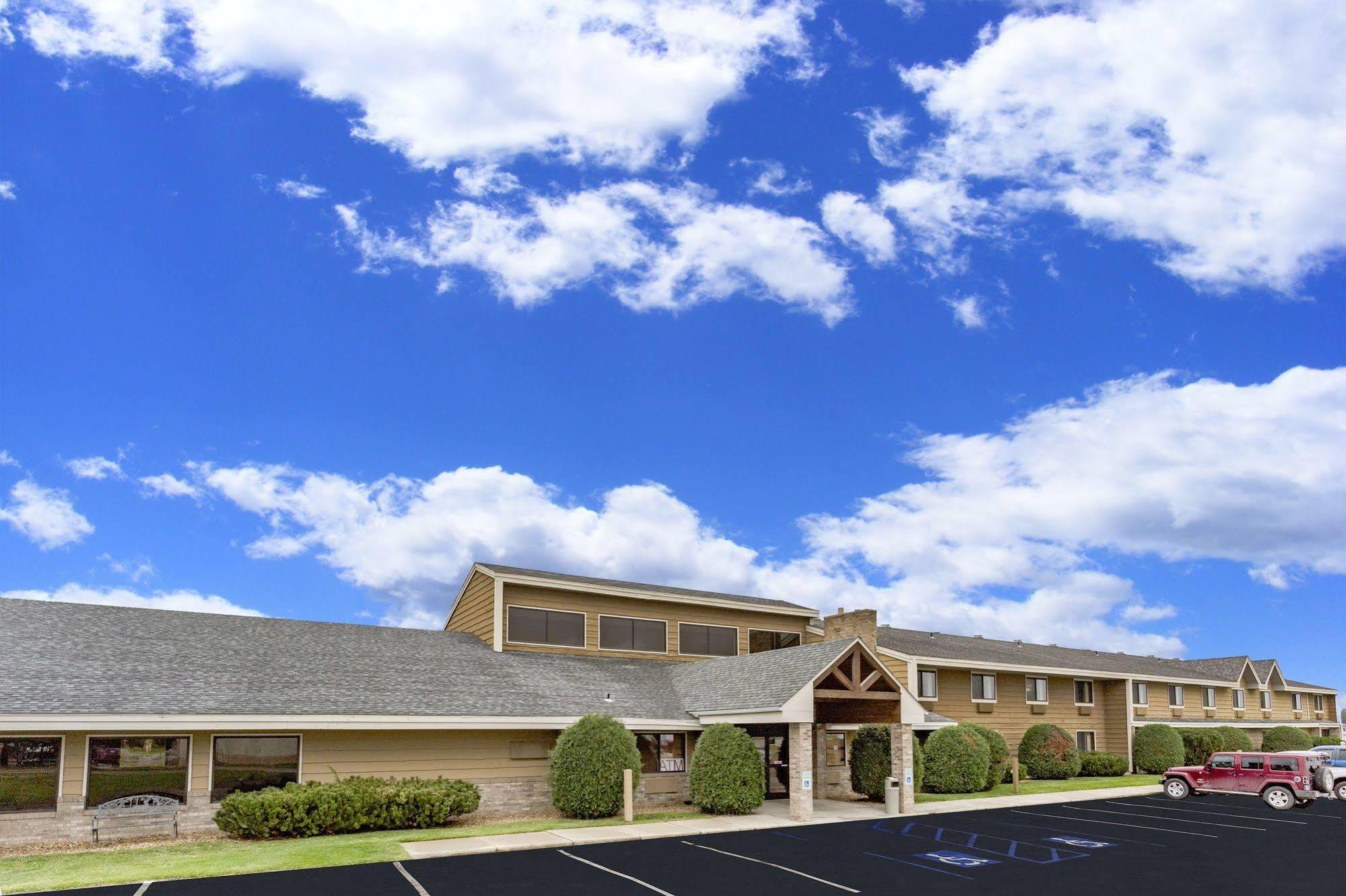 Americinn By Wyndham Dickinson Esterno foto