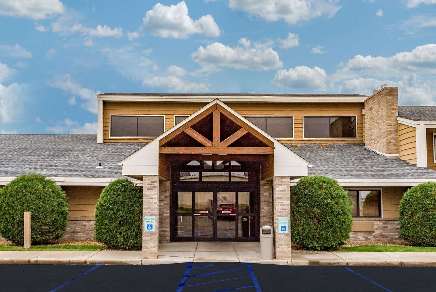 Americinn By Wyndham Dickinson Esterno foto
