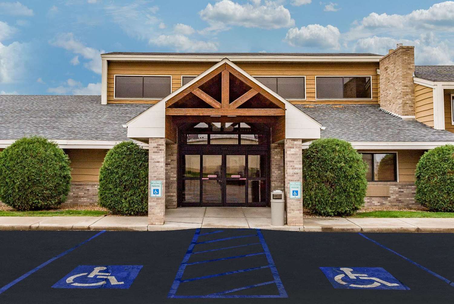 Americinn By Wyndham Dickinson Esterno foto